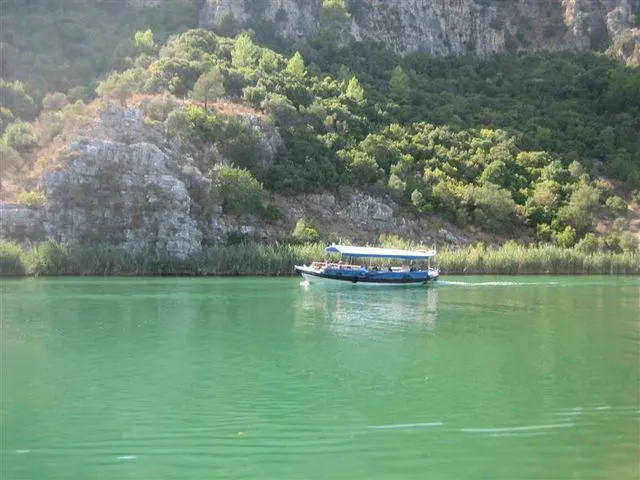 Adrasan tekne turundan kareler